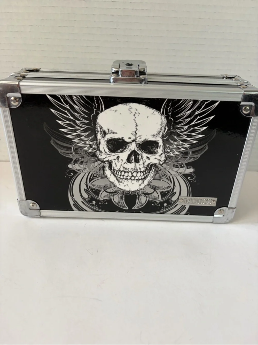Vaultz‎ skull pencil box